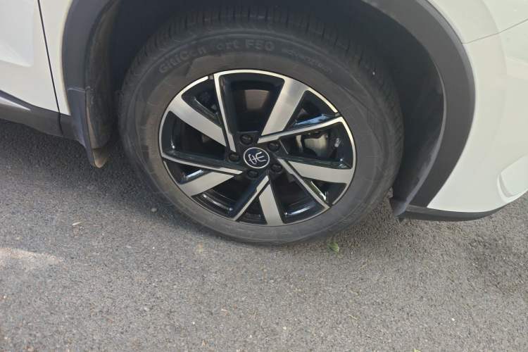 Used BYD Song Pro New Energy 2023 Champion Edition DM-i 71KM Navigation Model Right Front Wheel Hub