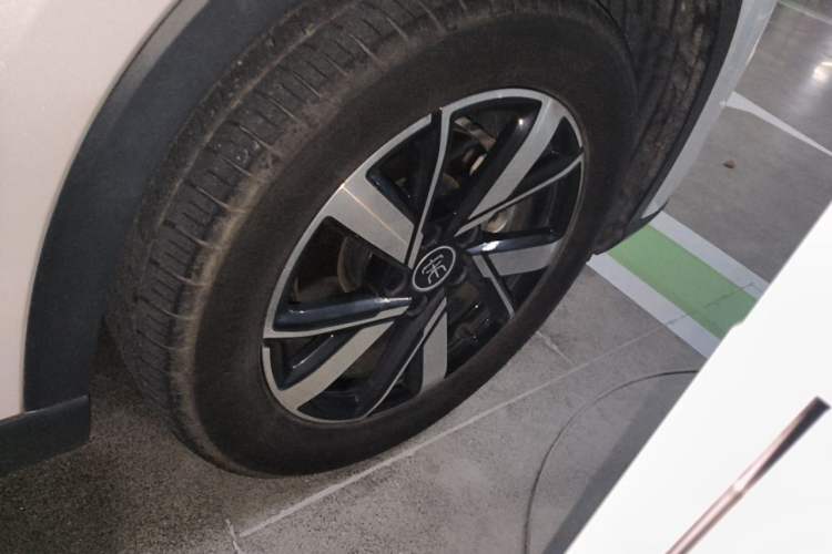 Used BYD Song Pro New Energy 2023 Champion Edition DM-i 110KM Beyond Model Right Front Wheel Hub
