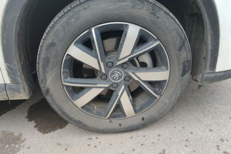 Used BYD Song Pro New Energy 2023 Champion Edition DM-i 71KM Navigation Model Right Front Wheel Hub