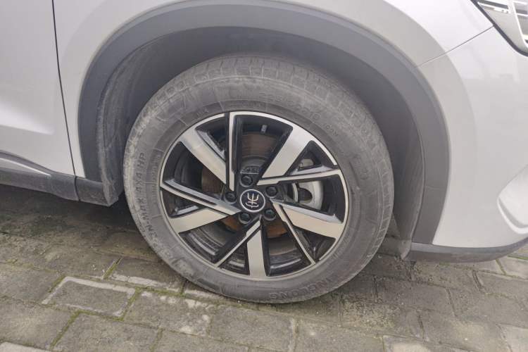Used BYD Song Pro New Energy 2023 Champion Edition DM-i 110KM Beyond Model Right Front Wheel Hub