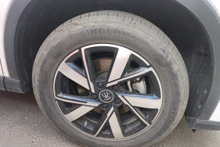 Used BYD Song Pro New Energy 2023 Champion Edition DM-i 71KM Navigation Model Right Front Wheel Hub