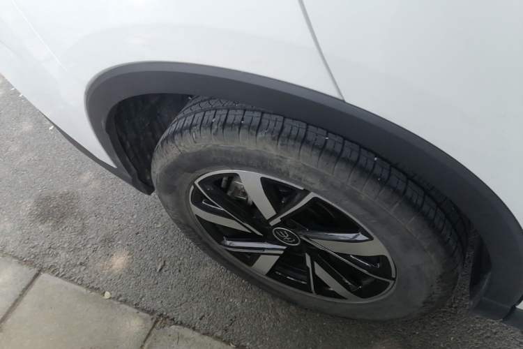 Used BYD Song Pro New Energy 2023 Champion Edition DM-i 71KM Leading Model Right Rear Wheel Hub