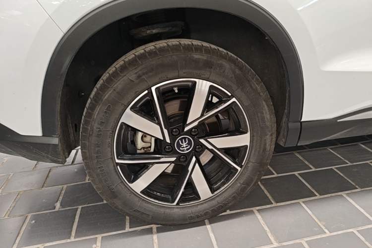 Used BYD Song Pro New Energy 2023 Champion Edition DM-i 71KM Navigation Model Right Rear Wheel Hub