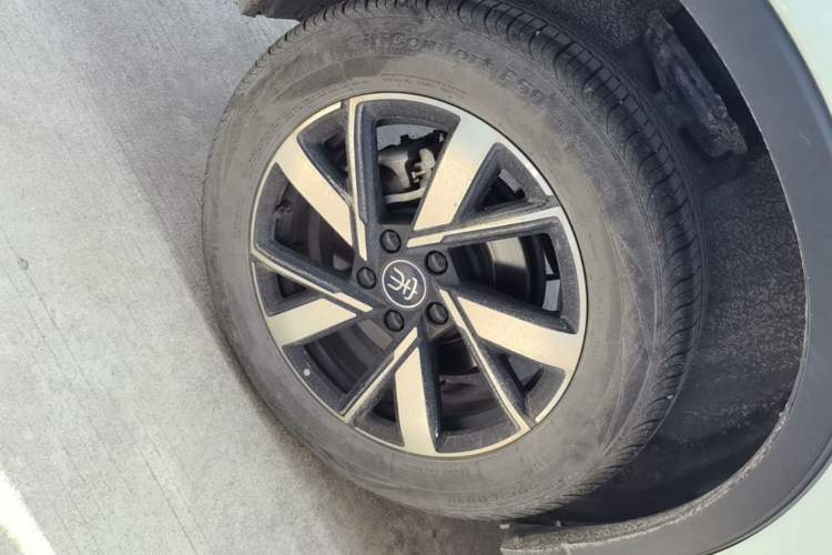 Used BYD Song Pro New Energy 2023 Champion Edition DM-i 71KM Leading Model Right Rear Wheel Hub