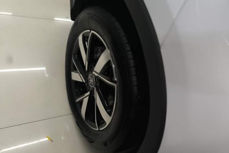 Used BYD Song Pro New Energy 2023 Champion Edition DM-i 71KM Leading Model Right Rear Wheel Hub