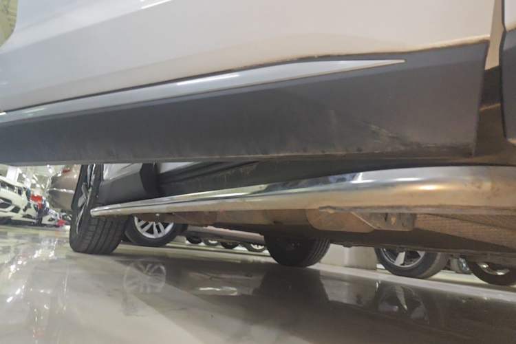 Used BYD Song Pro New Energy 2023 Champion Edition DM-i 110KM Beyond Model Right Side Sill