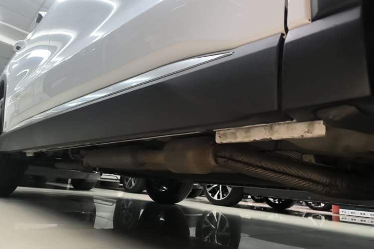 Used BYD Song Pro New Energy 2023 Champion Edition DM-i 71KM Leading Model Right Side Sill