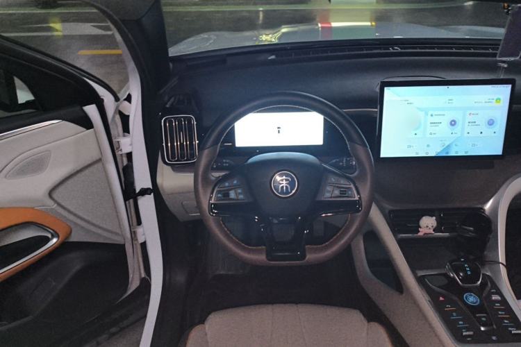 Used BYD Song Pro New Energy 2023 Champion Edition DM-i 110KM Beyond Model Steering Wheel
