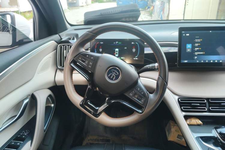 Used BYD Song Pro New Energy 2023 Champion Edition DM-i 71KM Navigation Model Steering Wheel