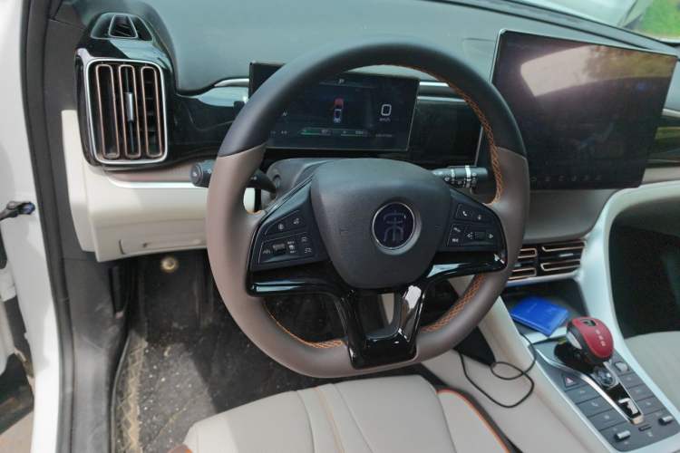 Used BYD Song Pro New Energy 2023 Champion Edition DM-i 110KM Excellence Model Steering Wheel