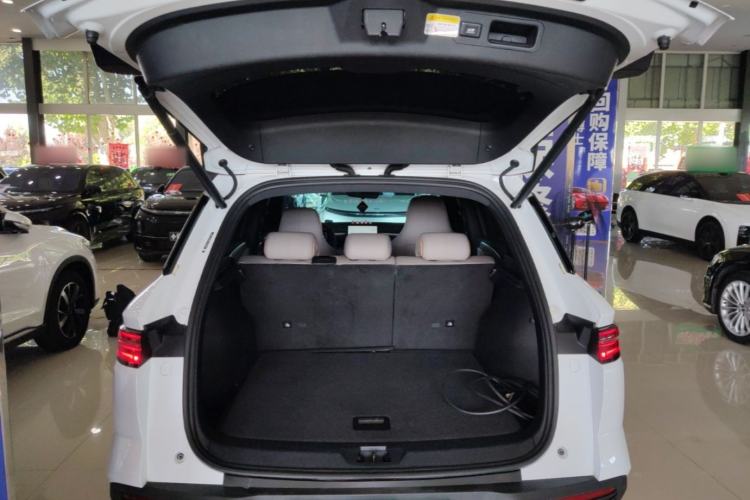 Used BYD Song Pro New Energy 2023 Champion Edition DM-i 71KM Navigation Model Trunk