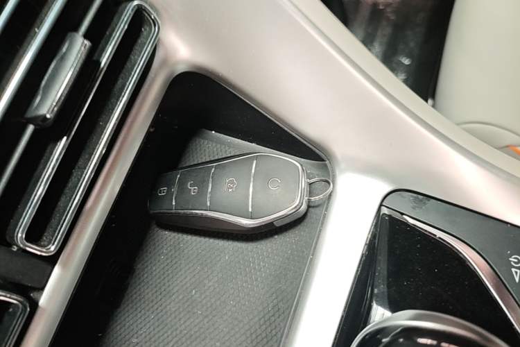Used BYD Song Pro New Energy 2023 Champion Edition DM-i 71KM Navigation Model Vehicle Key
