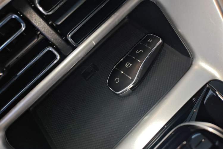 Used BYD Song Pro New Energy 2023 Champion Edition DM-i 71KM Navigation Model Vehicle Key