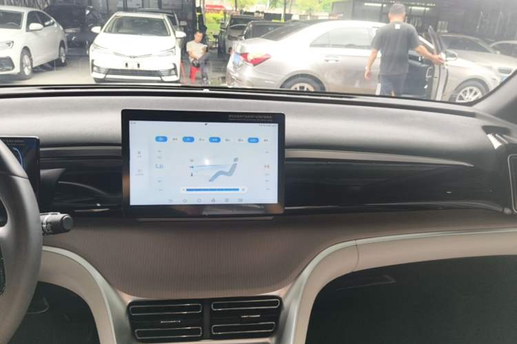 Used BYD Song Pro New Energy 2024 HONOR Edition DM-i 71KM Navigation Model Audio And AC Panel