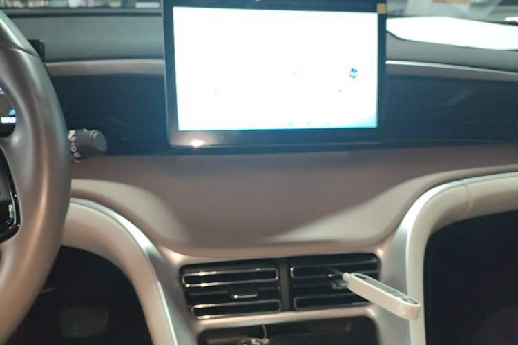 Used BYD Song Pro New Energy 2024 HONOR Edition DM-i 71KM Navigation Model Audio And AC Panel