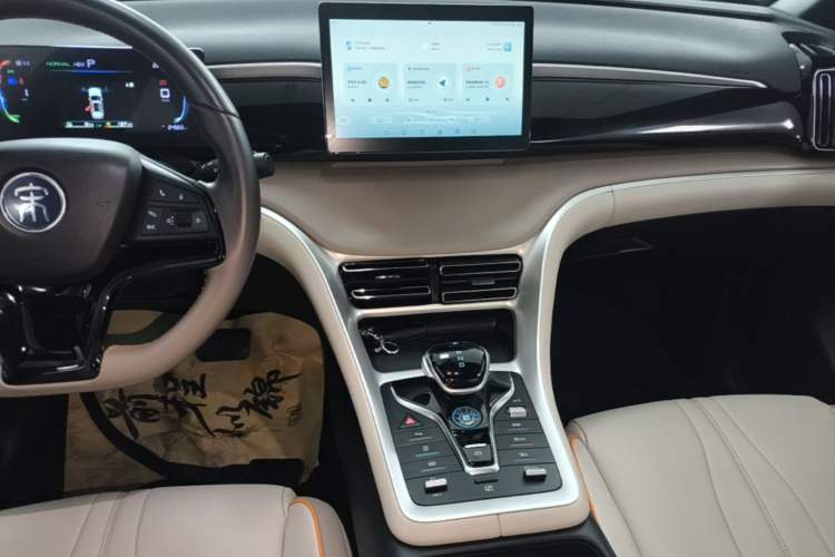 Used BYD Song Pro New Energy 2024 HONOR Edition DM-i 71KM Navigation Model Audio And AC Panel