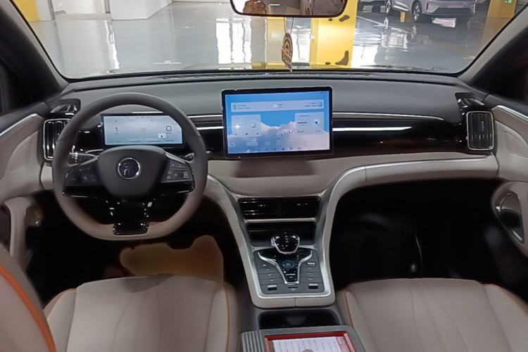Used BYD Song Pro New Energy 2024 HONOR Edition DM-i 110KM Beyond Model Center Console