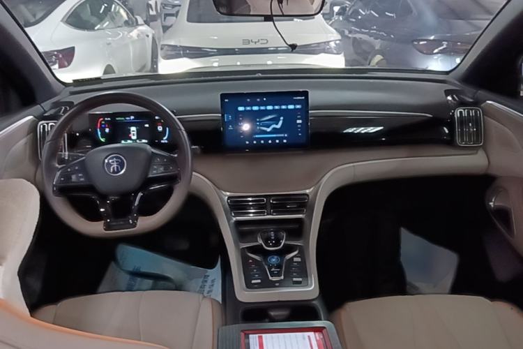Used BYD Song Pro New Energy 2024 HONOR Edition DM-i 71KM Navigation Model Center Console