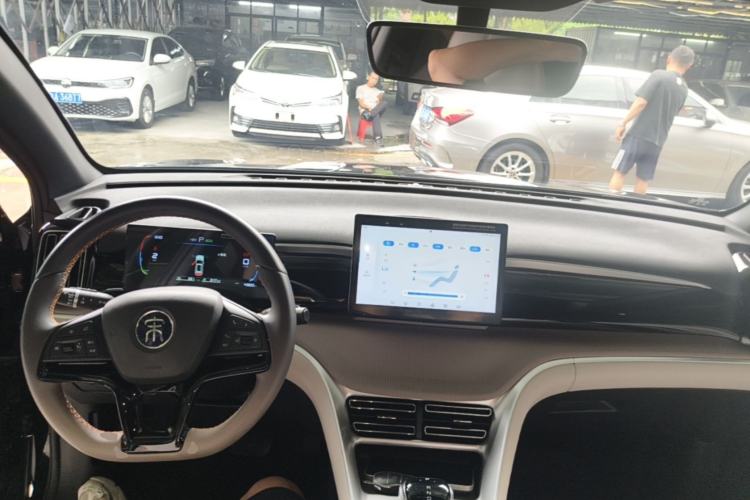 Used BYD Song Pro New Energy 2024 HONOR Edition DM-i 71KM Navigation Model Center Console