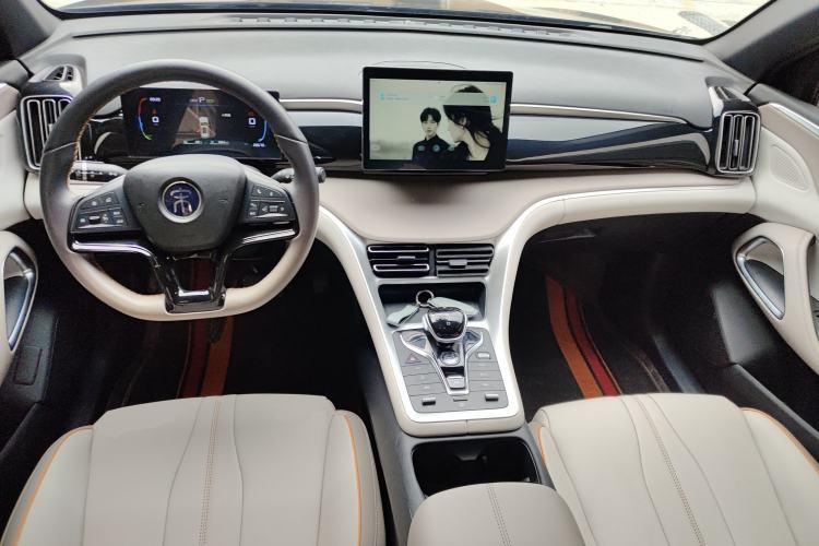 Used BYD Song Pro New Energy 2024 HONOR Edition DM-i 71KM Navigation Model Center Console