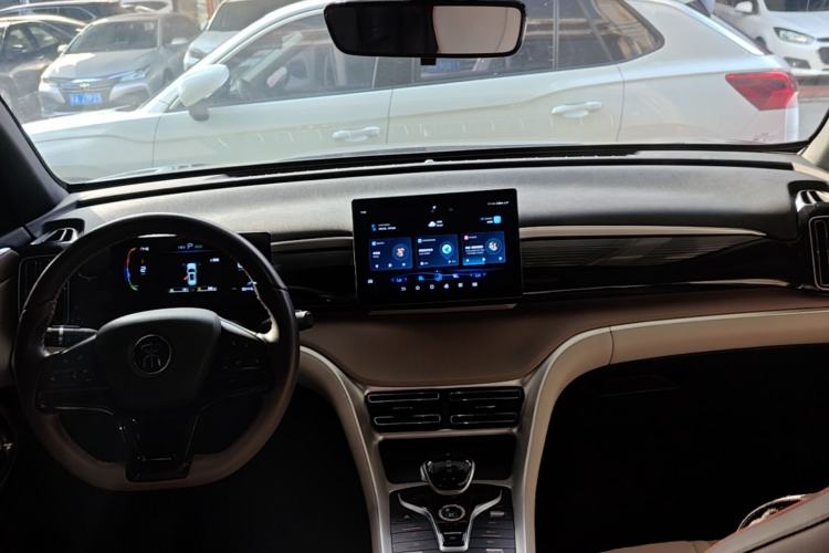 Used BYD Song Pro New Energy 2024 HONOR Edition DM-i 71KM Navigation Model Center Console