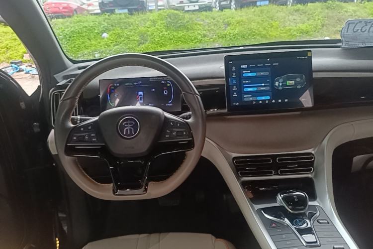 Used BYD Song Pro New Energy 2024 HONOR Edition DM-i 71KM Navigation Model Center Console