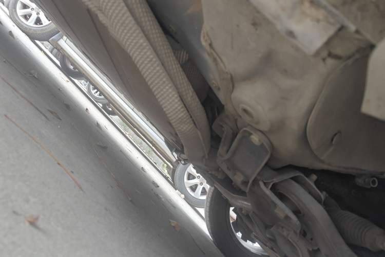 Used BYD Song Pro New Energy 2024 HONOR Edition DM-i 110KM Beyond Model Chassis Front Right