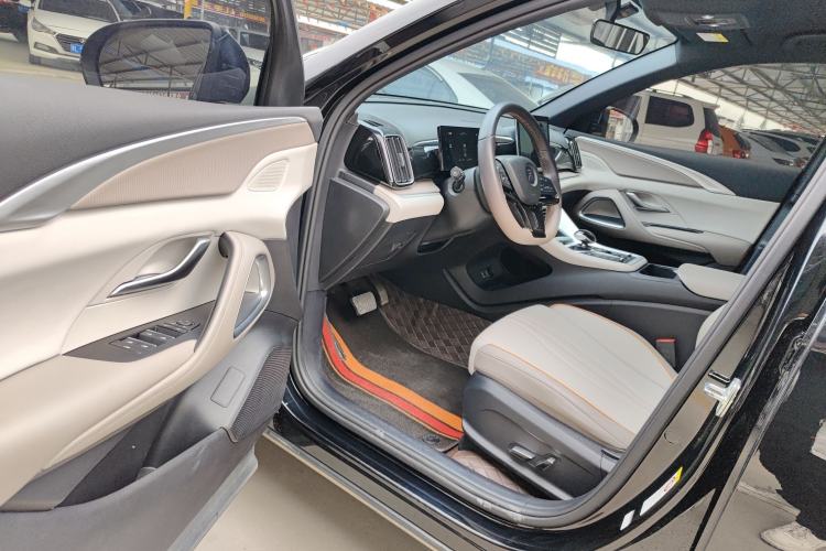 Used BYD Song Pro New Energy 2024 HONOR Edition DM-i 71KM Navigation Model Driver Seat