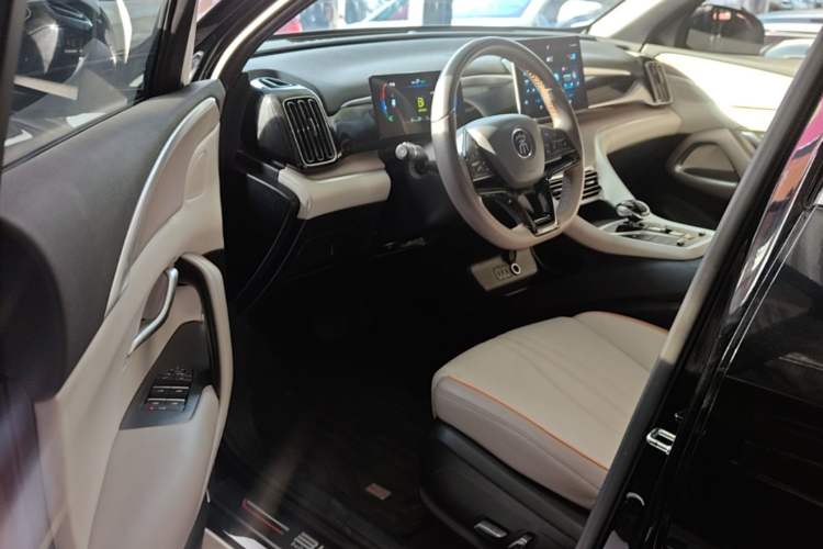 Used BYD Song Pro New Energy 2024 HONOR Edition DM-i 71KM Navigation Model Driver Seat