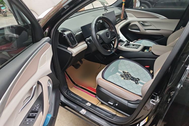 Used BYD Song Pro New Energy 2024 HONOR Edition DM-i 71KM Leading Model Driver Seat