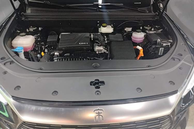 Used BYD Song Pro New Energy 2024 HONOR Edition DM-i 110KM Excellence Model Engine Bay