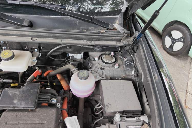 Used BYD Song Pro New Energy 2024 HONOR Edition DM-i 110KM Excellence Model Engine Bay Left