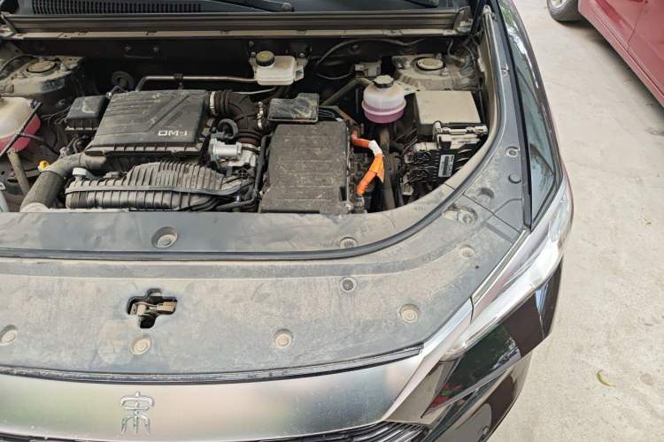 Used BYD Song Pro New Energy 2024 HONOR Edition DM-i 71KM Leading Model Engine Bay Left
