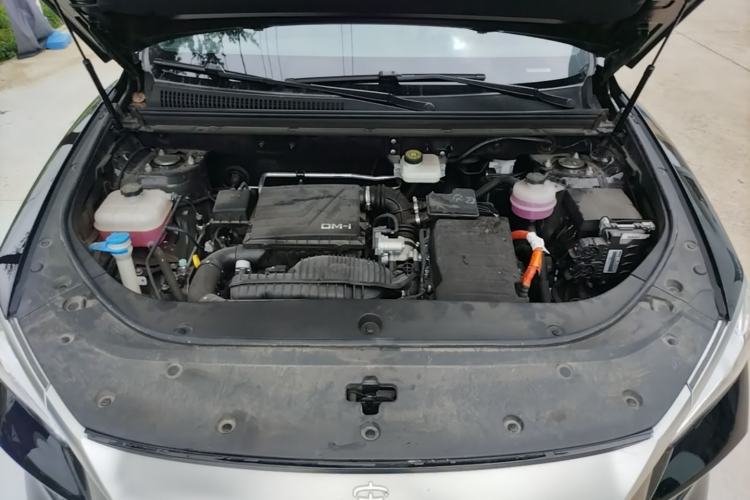 Used BYD Song Pro New Energy 2024 HONOR Edition DM-i 71KM Navigation Model Engine Bay