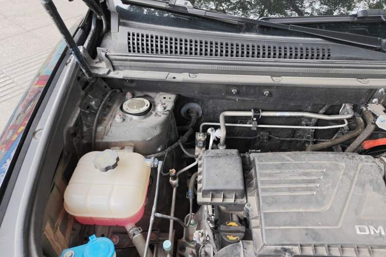 Used BYD Song Pro New Energy 2024 HONOR Edition DM-i 110KM Excellence Model Engine Bay Right