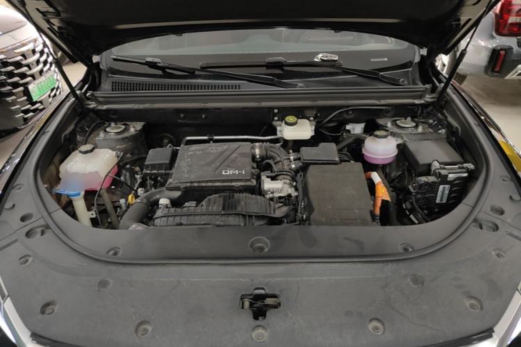 Used BYD Song Pro New Energy 2024 HONOR Edition DM-i 71KM Leading Model Engine Bay