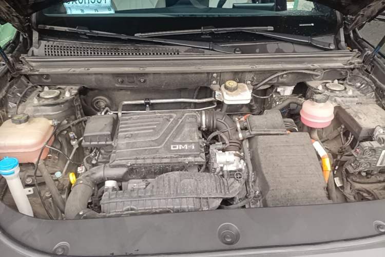 Used BYD Song Pro New Energy 2024 HONOR Edition DM-i 71KM Navigation Model Engine Bay