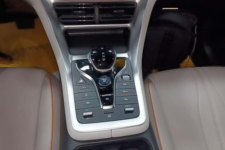 Used BYD Song Pro New Energy 2024 HONOR Edition DM-i 110KM Beyond Model Gear Lever