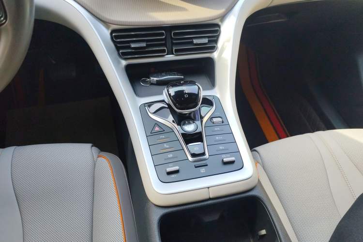 Used BYD Song Pro New Energy 2024 HONOR Edition DM-i 110KM Excellence Model Gear Lever