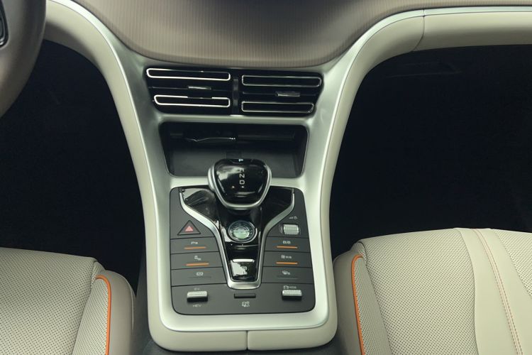 Used BYD Song Pro New Energy 2024 HONOR Edition DM-i 110KM Excellence Model Gear Lever