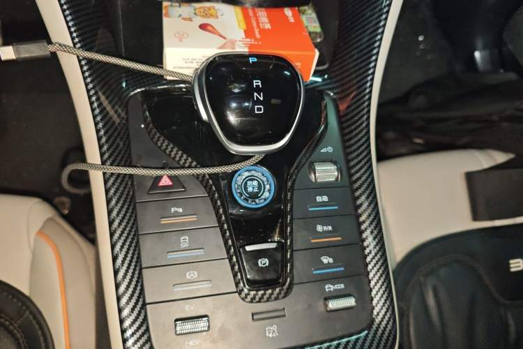 Used BYD Song Pro New Energy 2024 HONOR Edition DM-i 71KM Leading Model Gear Lever