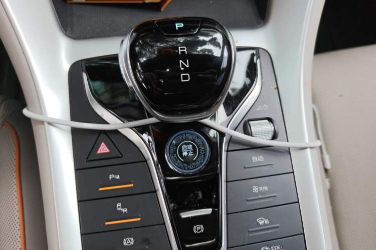 Used BYD Song Pro New Energy 2024 HONOR Edition DM-i 110KM Excellence Model Gear Lever