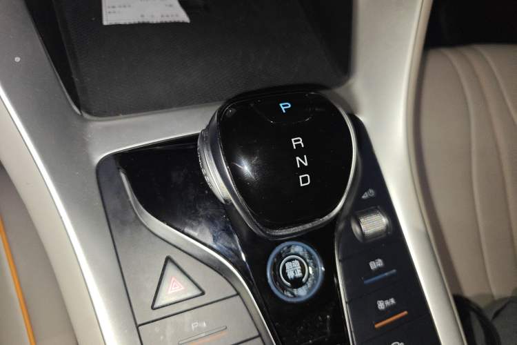 Used BYD Song Pro New Energy 2024 HONOR Edition DM-i 71KM Leading Model Gear Lever