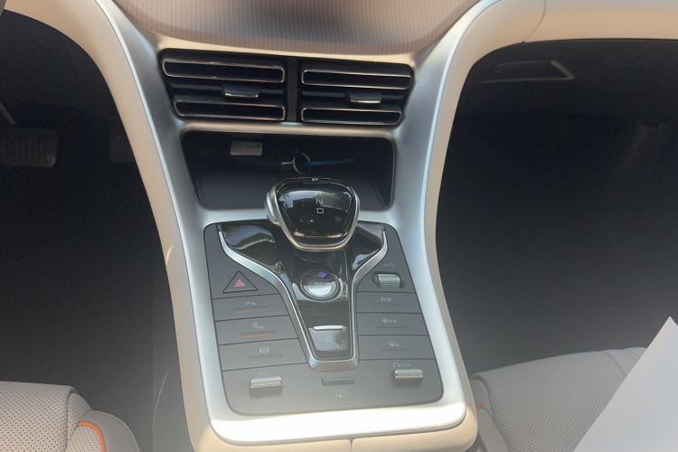 Used BYD Song Pro New Energy 2024 HONOR Edition DM-i 110KM Excellence Model Gear Lever
