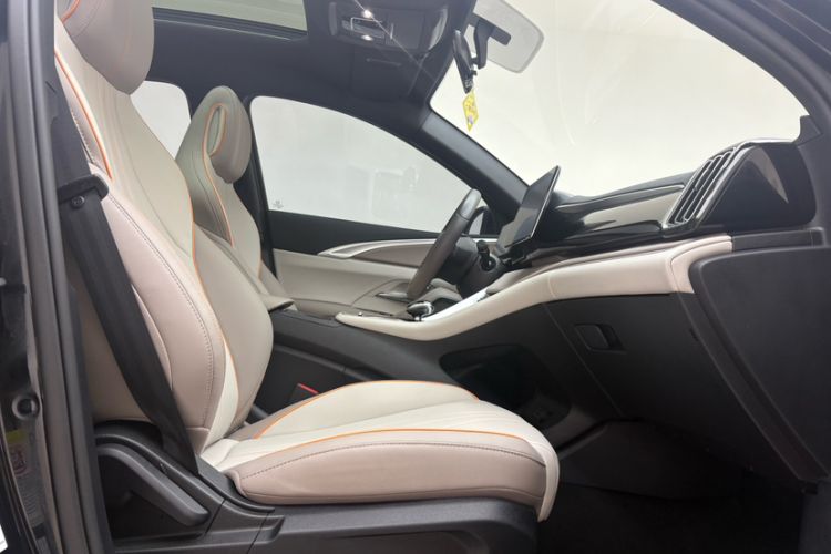 Used BYD Song Pro New Energy 2024 HONOR Edition DM-i 71KM Leading Model Interior 1