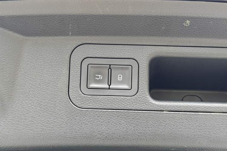Used BYD Song Pro New Energy 2024 HONOR Edition DM-i 110KM Excellence Model Interior 1