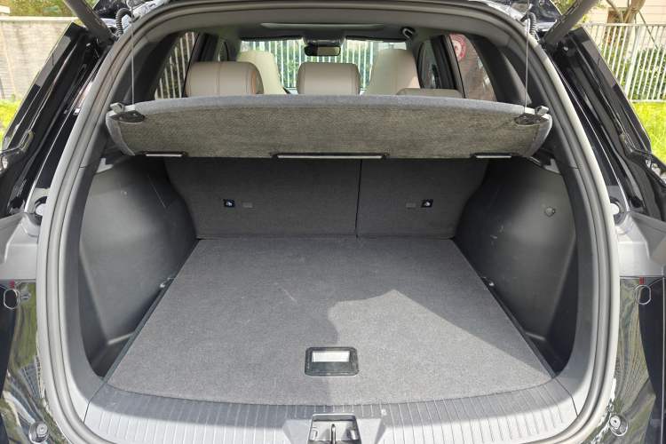 Used BYD Song Pro New Energy 2024 HONOR Edition DM-i 110KM Excellence Model Interior 10