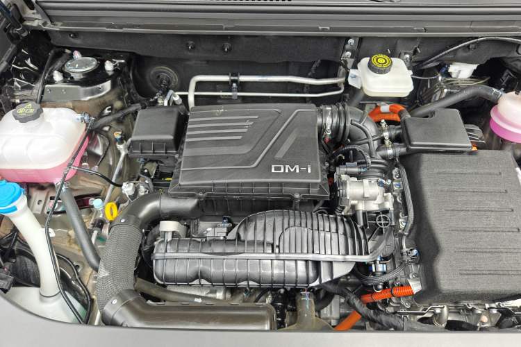 Used BYD Song Pro New Energy 2024 HONOR Edition DM-i 110KM Excellence Model Interior 11