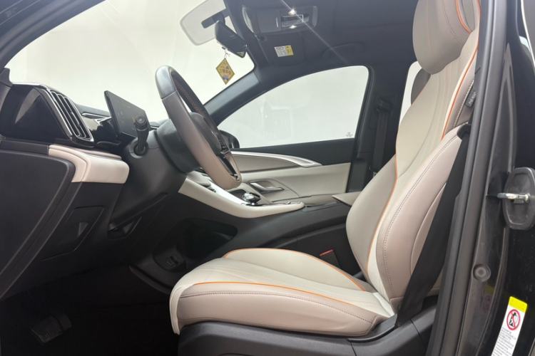 Used BYD Song Pro New Energy 2024 HONOR Edition DM-i 71KM Leading Model Interior 2