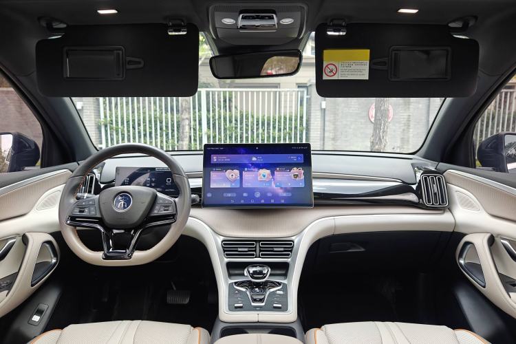 Used BYD Song Pro New Energy 2024 HONOR Edition DM-i 110KM Excellence Model Interior 3